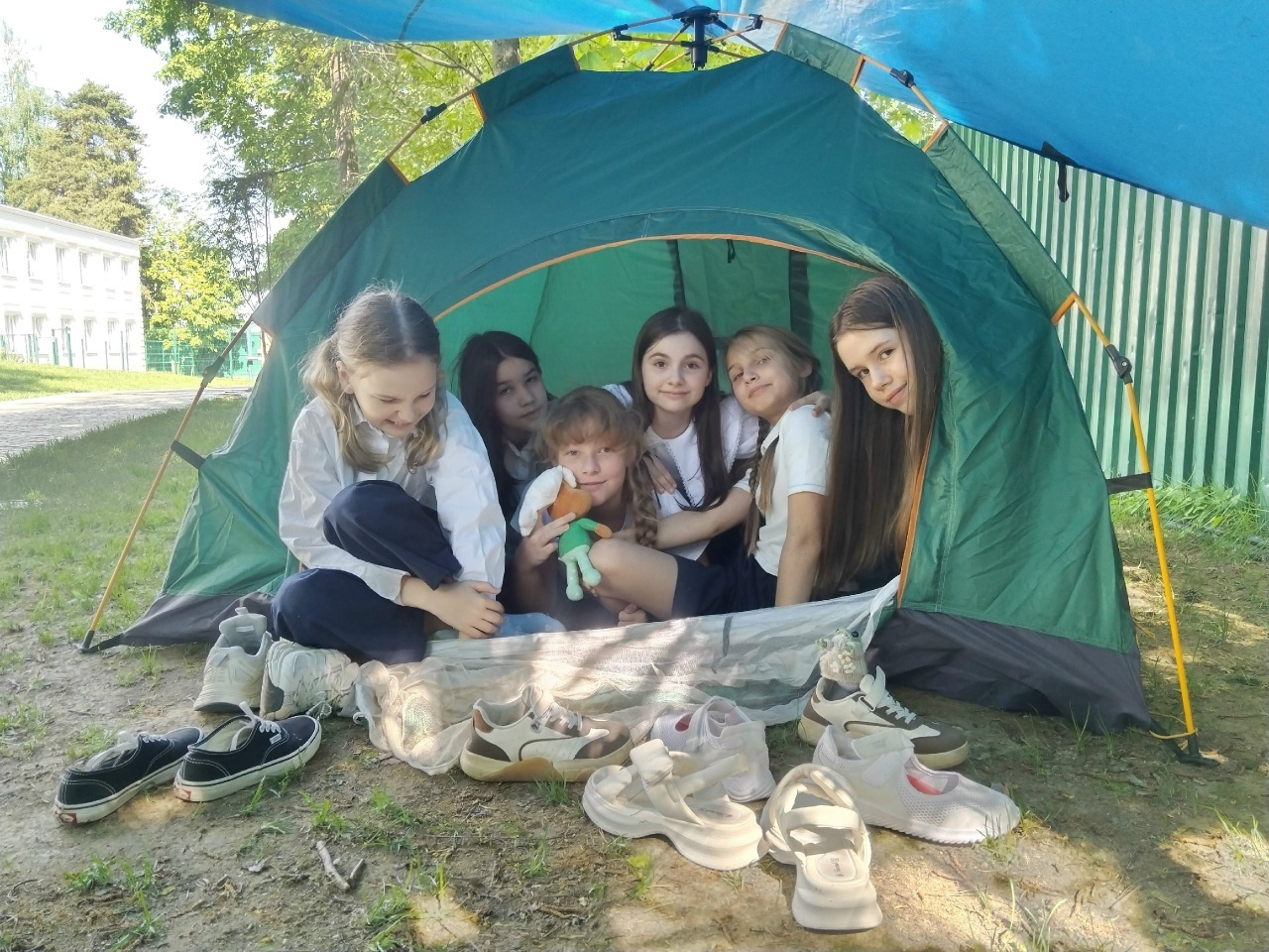 Горева Кристина Александровна с учениками в походе