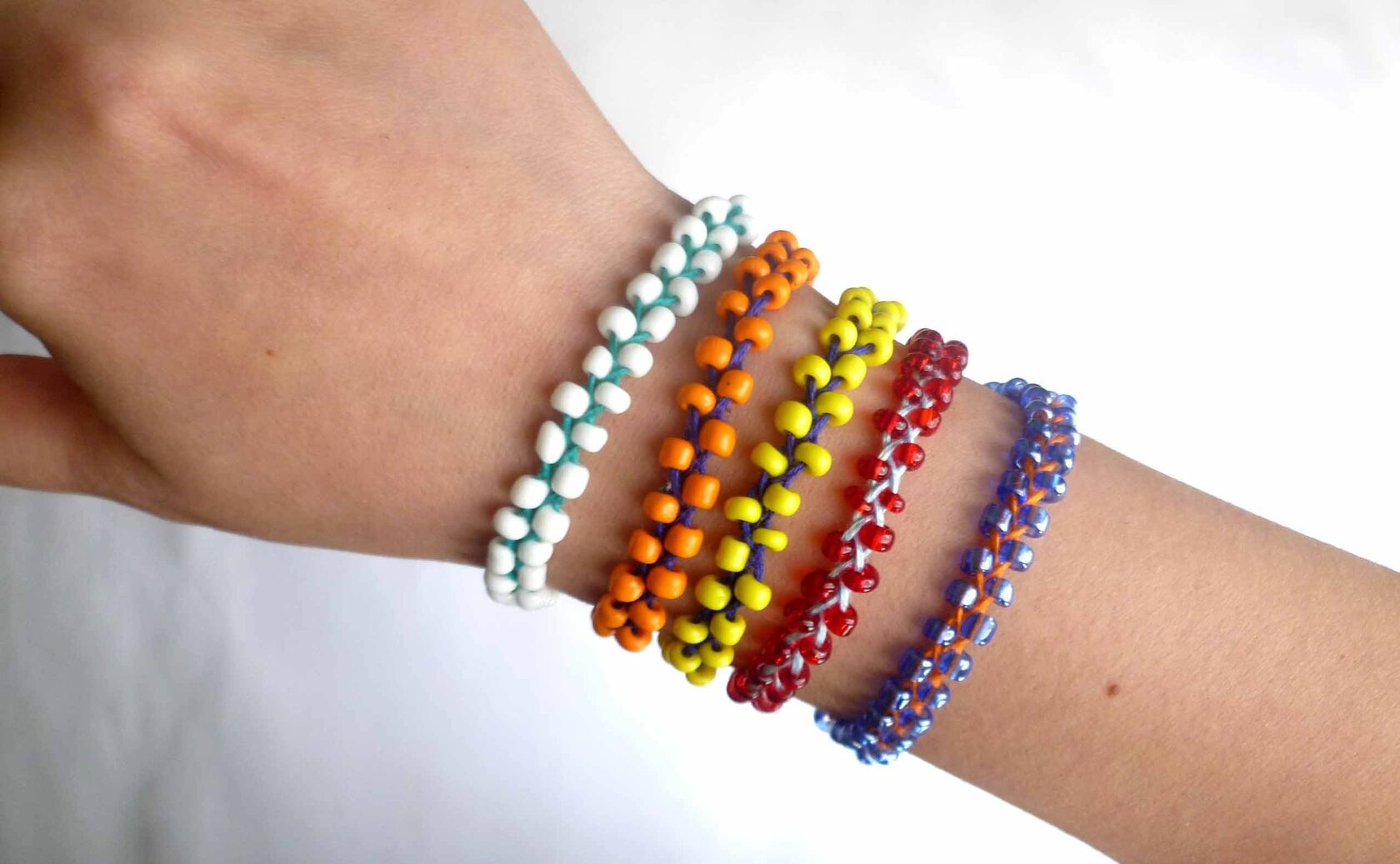 Украшения из бисера