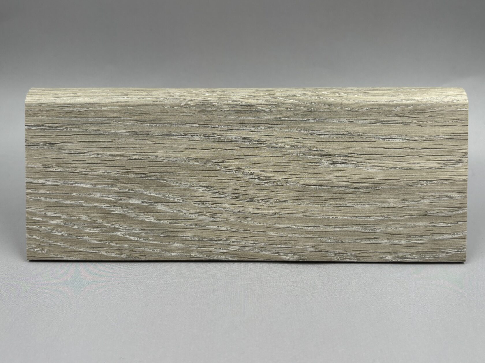 Плинтус МДФ под дерево, под дуб для ламината и паркета в Санкт-Петербурге (СПб)