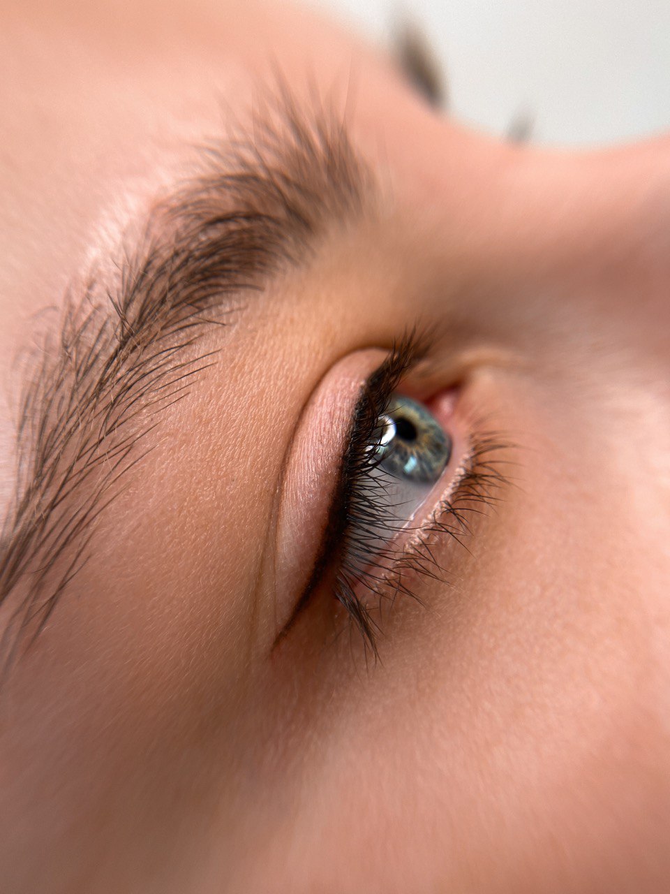 Перманентный макияж глаз - вреден ли он для зрения?