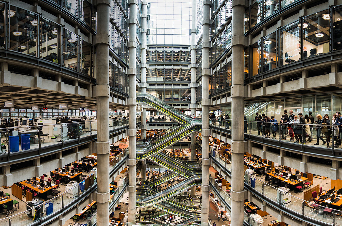 Интерьер штаб-квартиры страхового агентства «Ллойд»