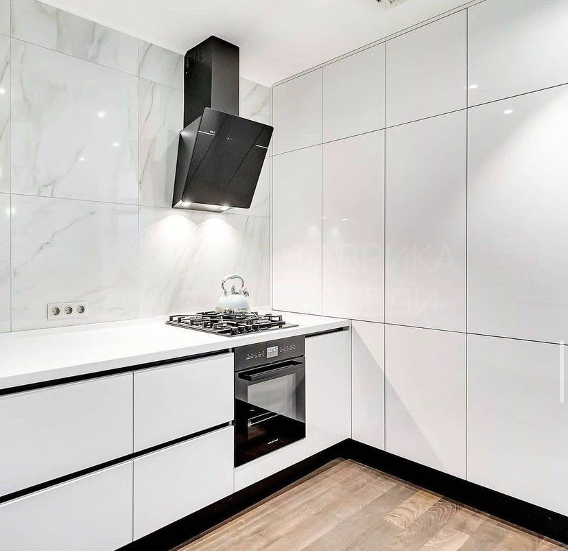 белая кухня в скандинавском стиле