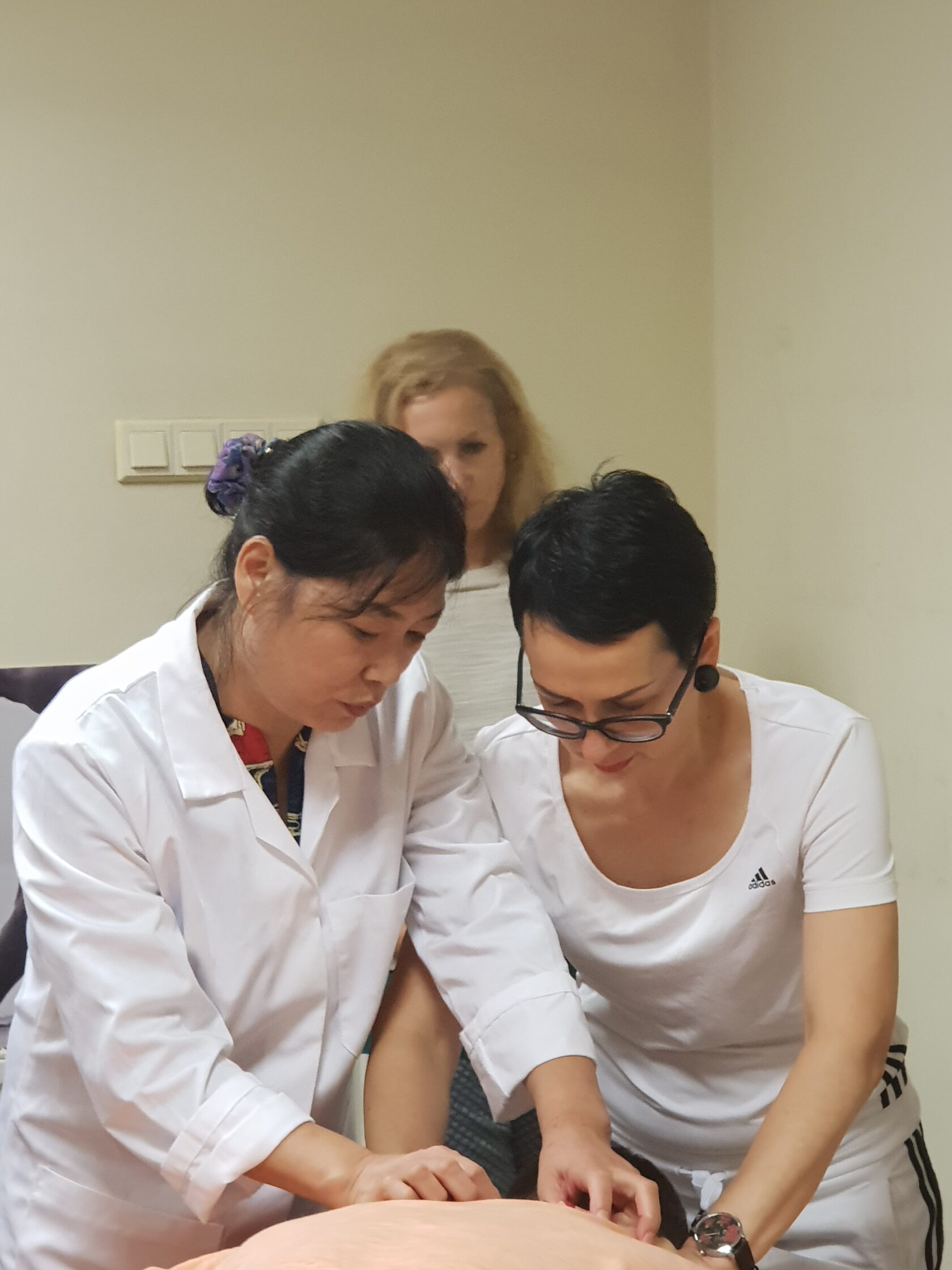 Fohow meridian massage