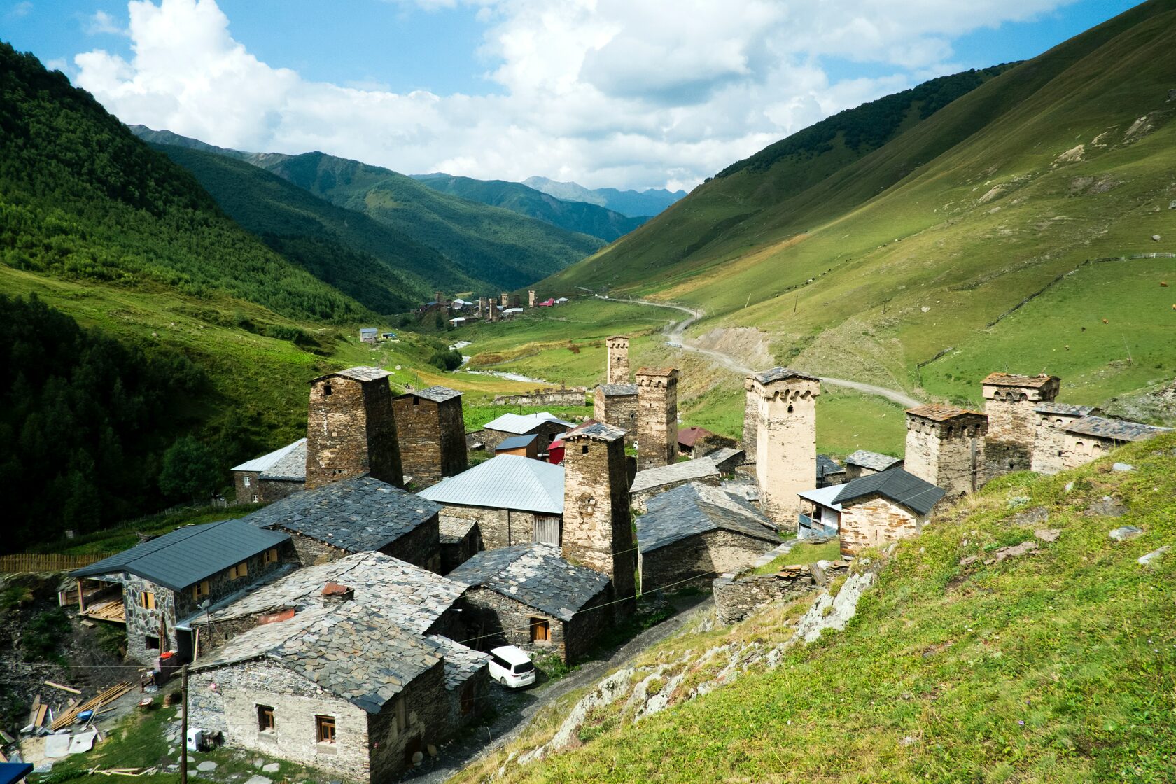 Сванские башни Местия рассвет