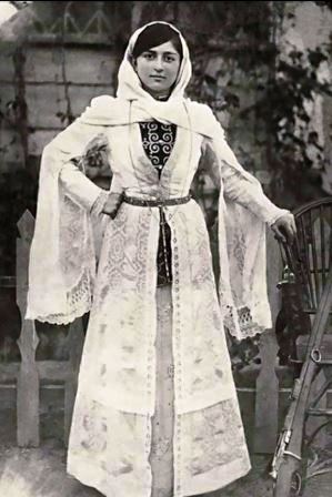 Кабардинский женский костюм 1900 г.