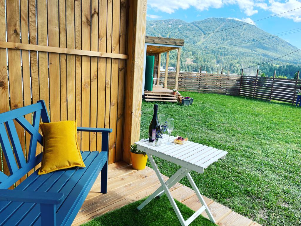 дом зависть. тонкий дом. девушка разлучница. дом обиды. закомплексованная девушка.