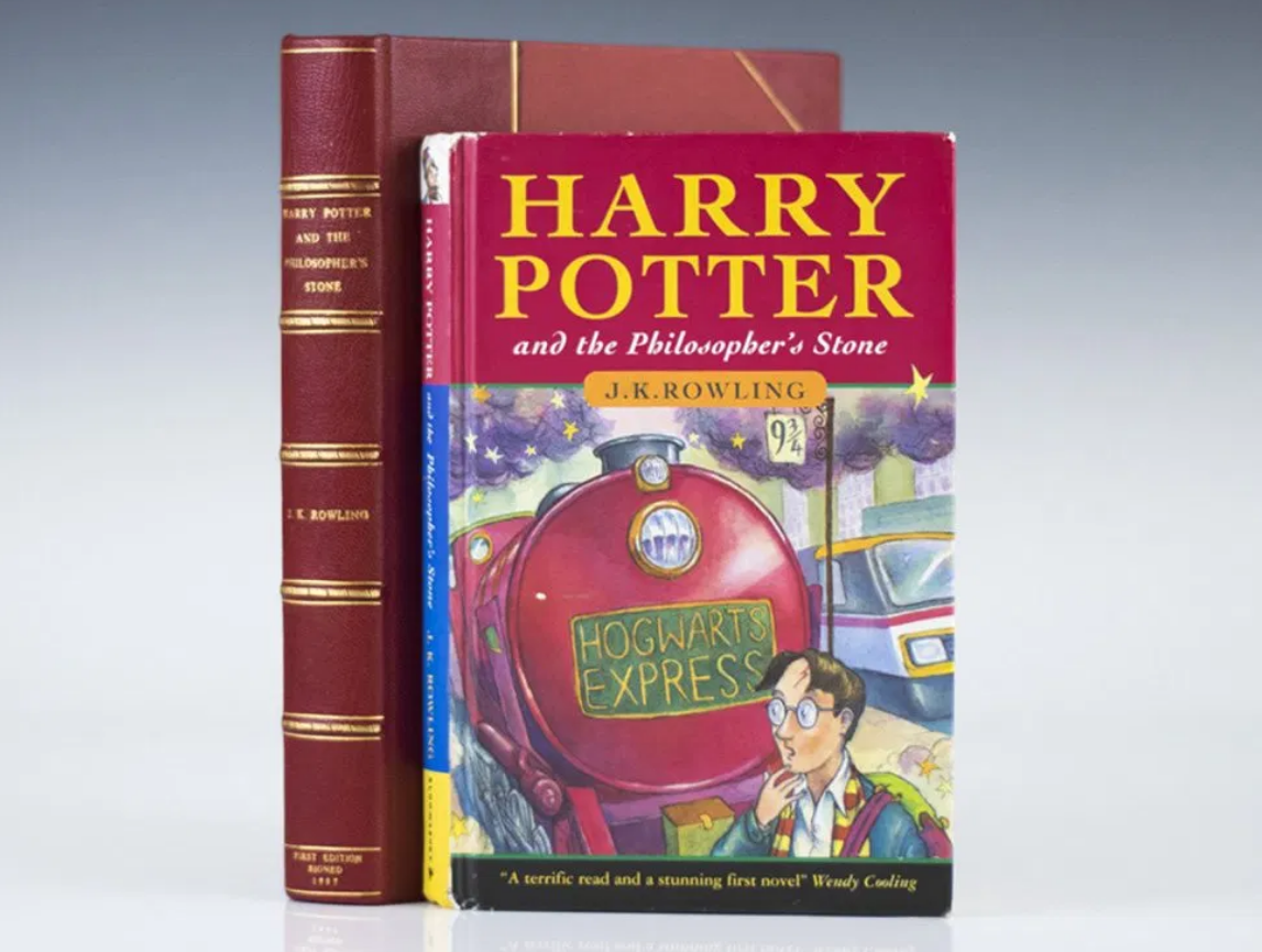 Красный камень книга. Harry Potter and the philosopher s Stone book.