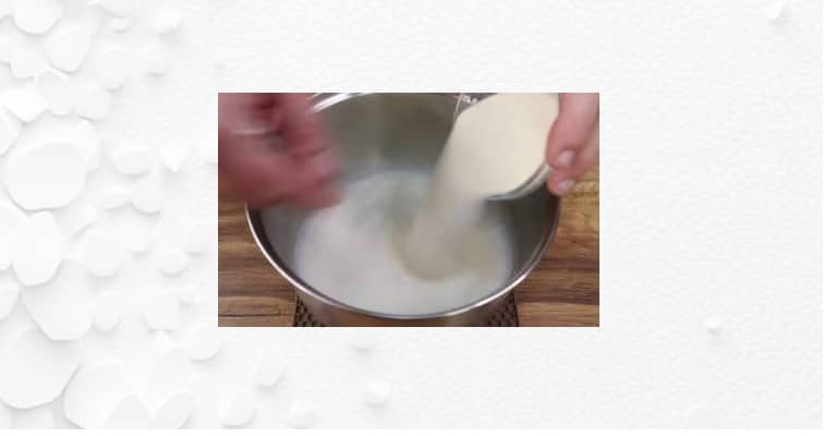 Приготовление запеканки из творога с манкой в духовке: шаг 3