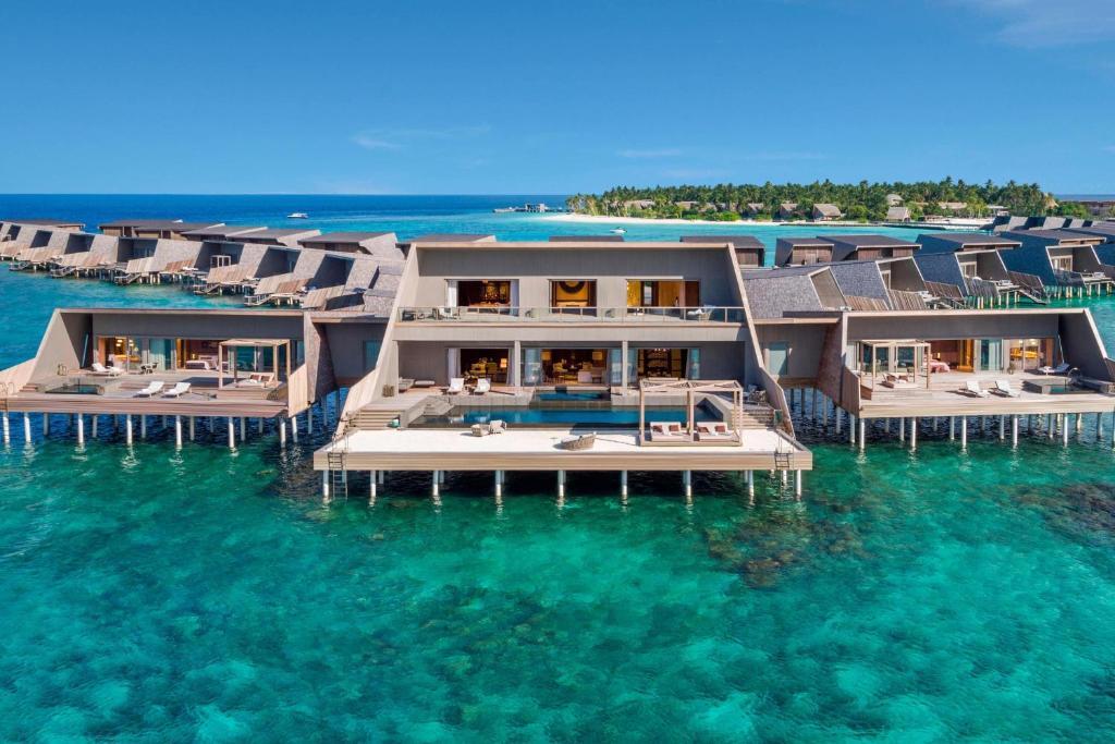 Opulent Luxury at St. Regis Maldives Vommuli Resort