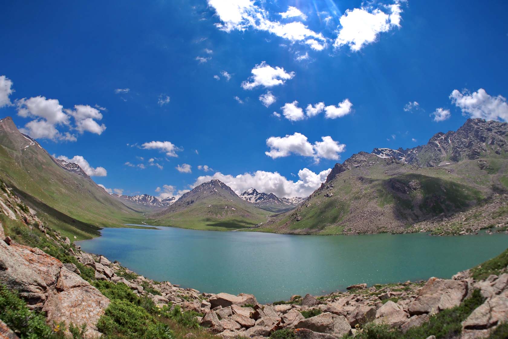 13 lakes. Озеро беш Таш. Озеро беш Таш Киргизия. Природный парк беш Таш. Талас природа беш Таш.