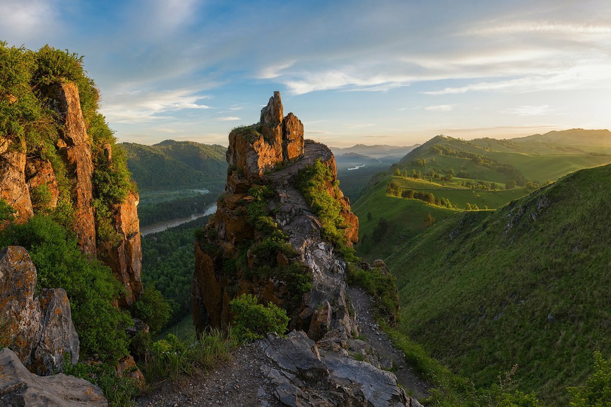 гора на алтае чертов палец