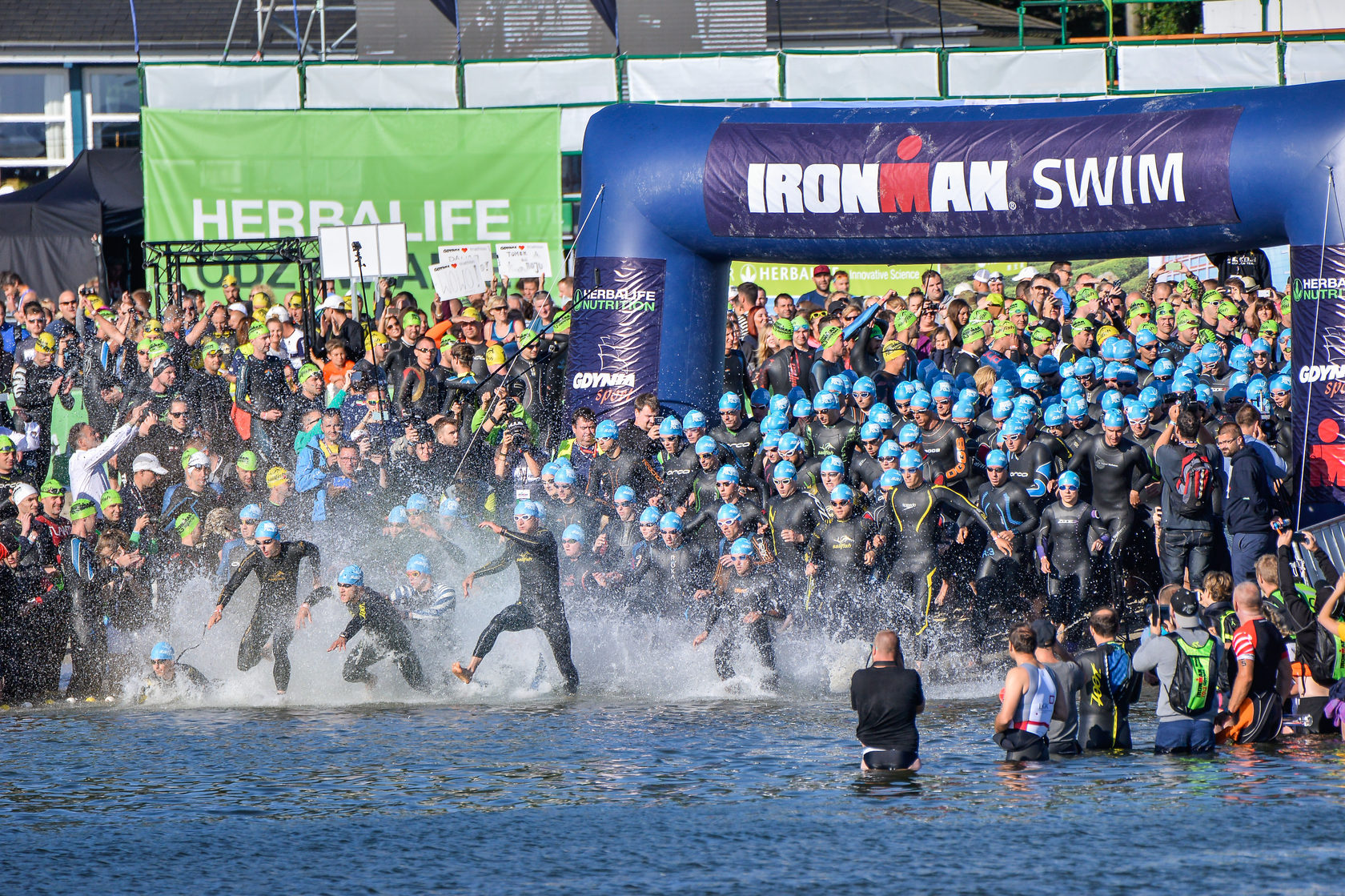 Live results swimming. Ironman триатлон. Медиа в спорте. Триатлон 5150 почему.