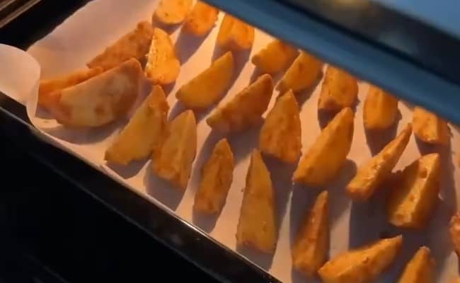 Приготовление картофеля по-деревенски в духовке: шаг 5