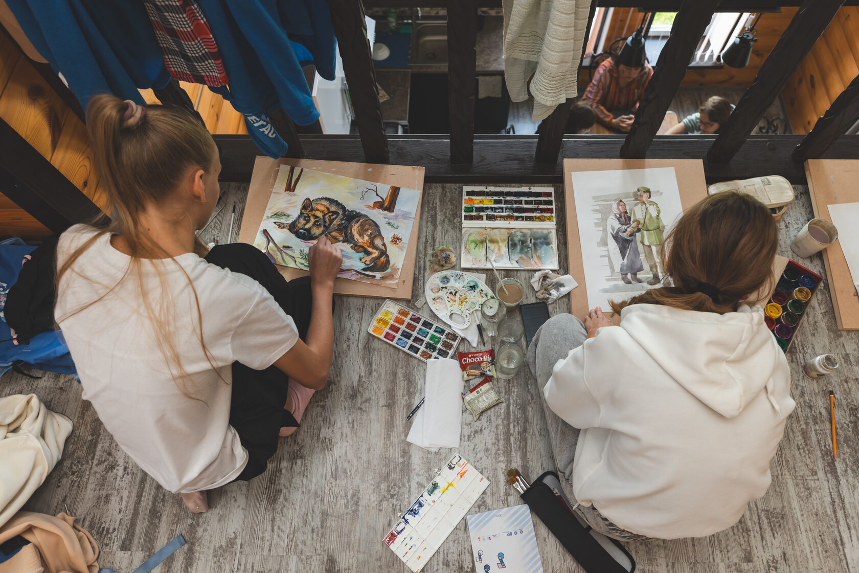 Художники-участники за работой