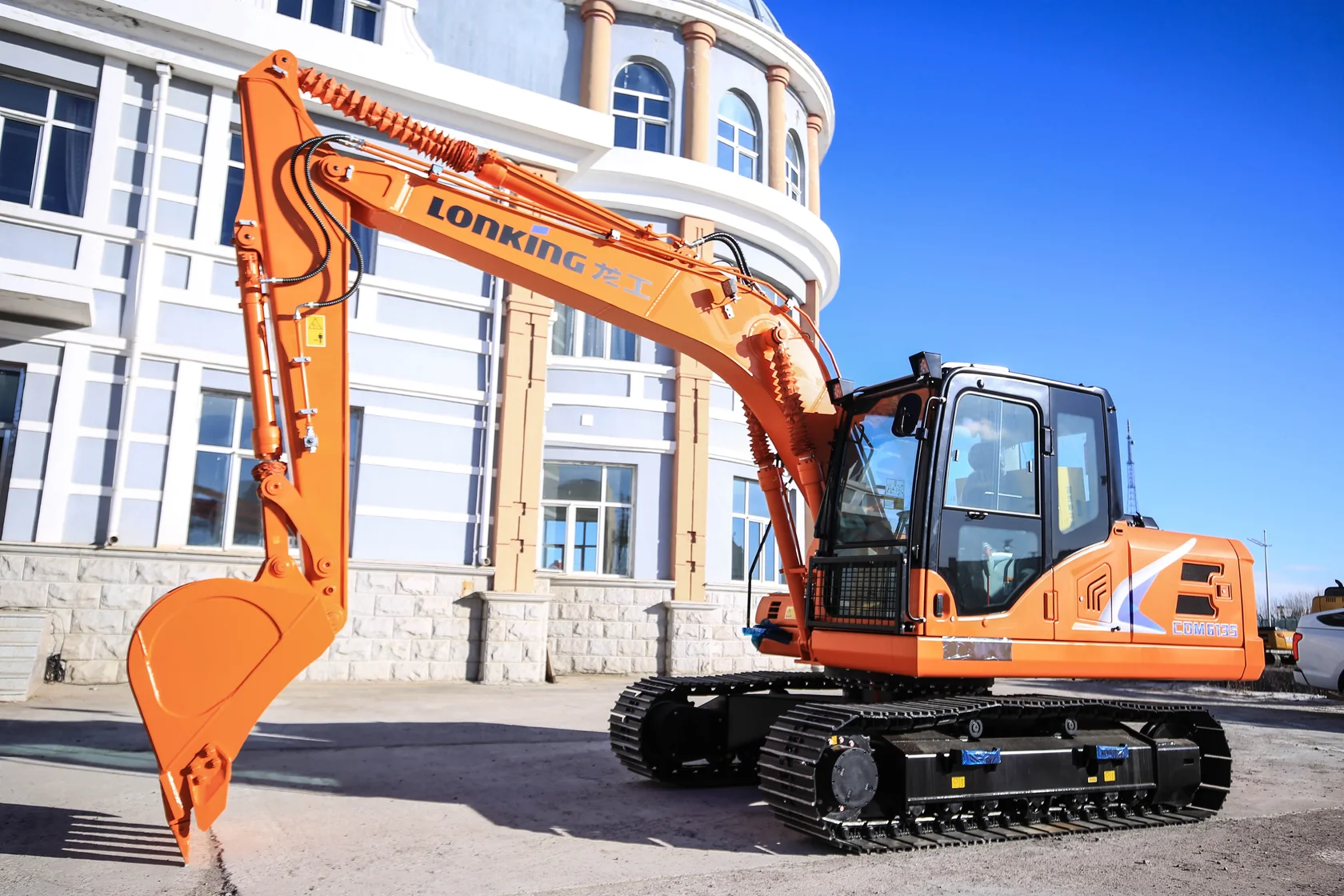 Гусеничный экскаватор LONKING CDM 6135