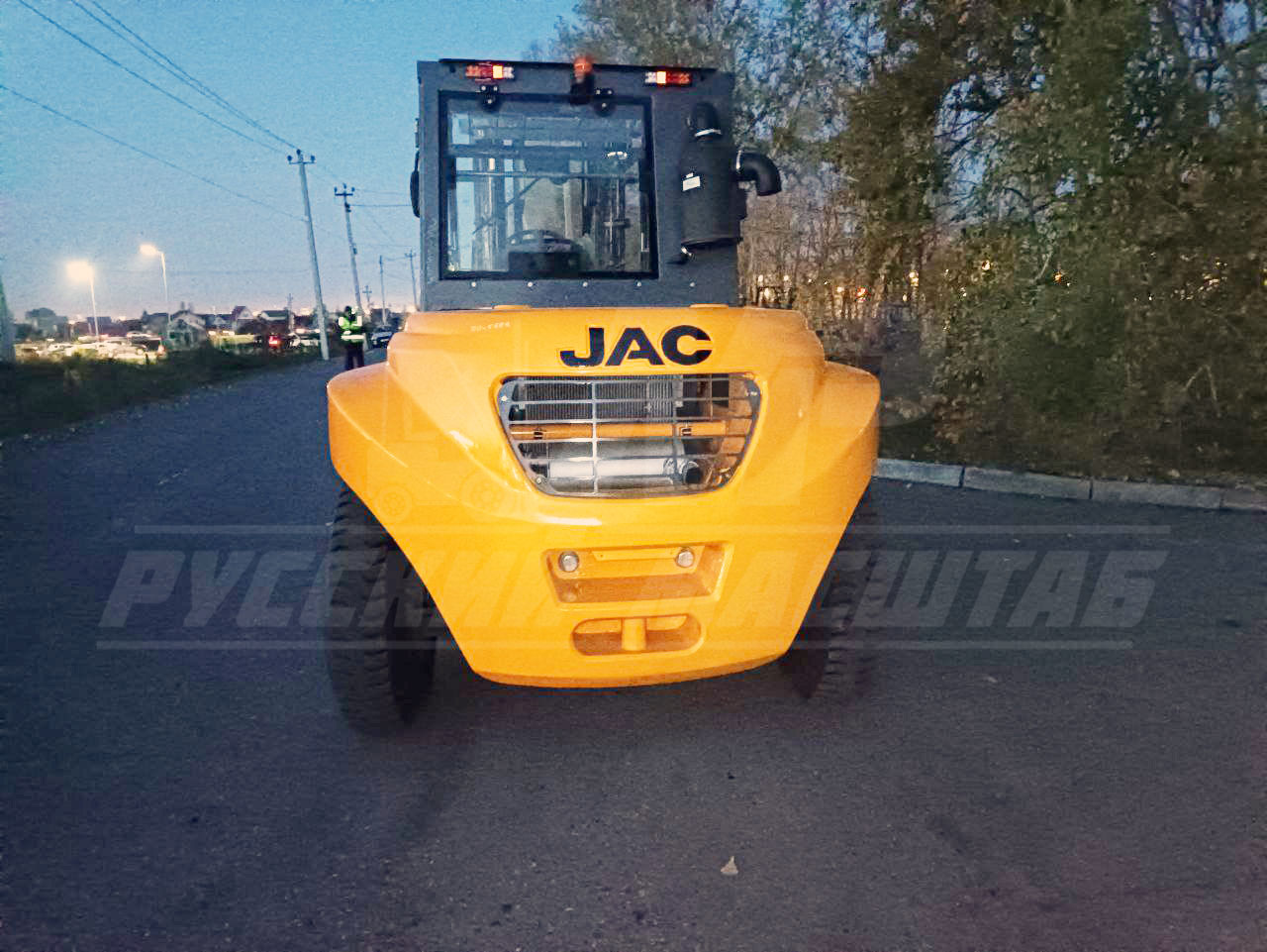 Вилочные погрузчики 10 тонн в Москве. Продажа китайских погрузчиков JAC  грузоподъемностью 10т.