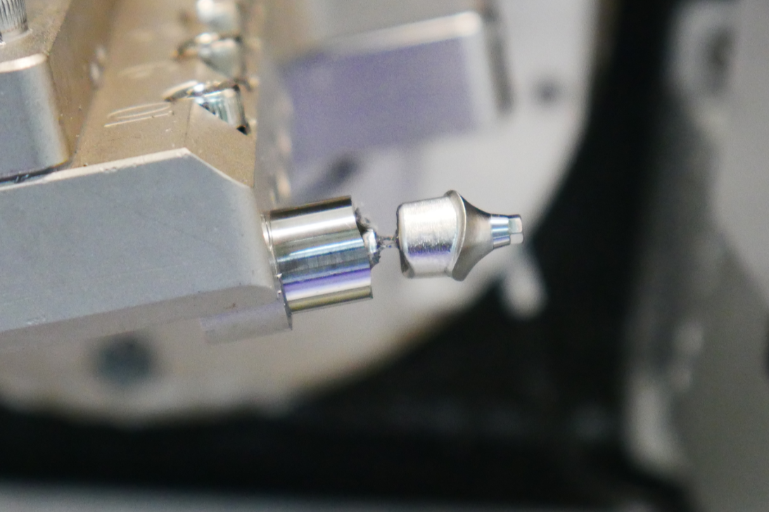 Dental Milling Machine Zirconia, Glass Ceramics, Custom Abutments