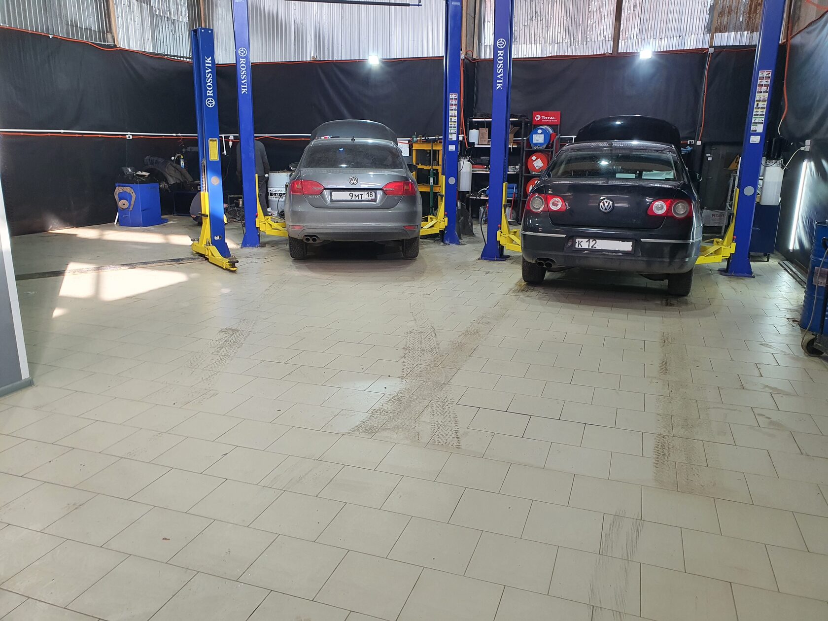 Автосервис ижевск. Олега кошевого, 2/12. Автотс учебный центр автомобильный. Автомастерская ижевск. Автостекло 46.