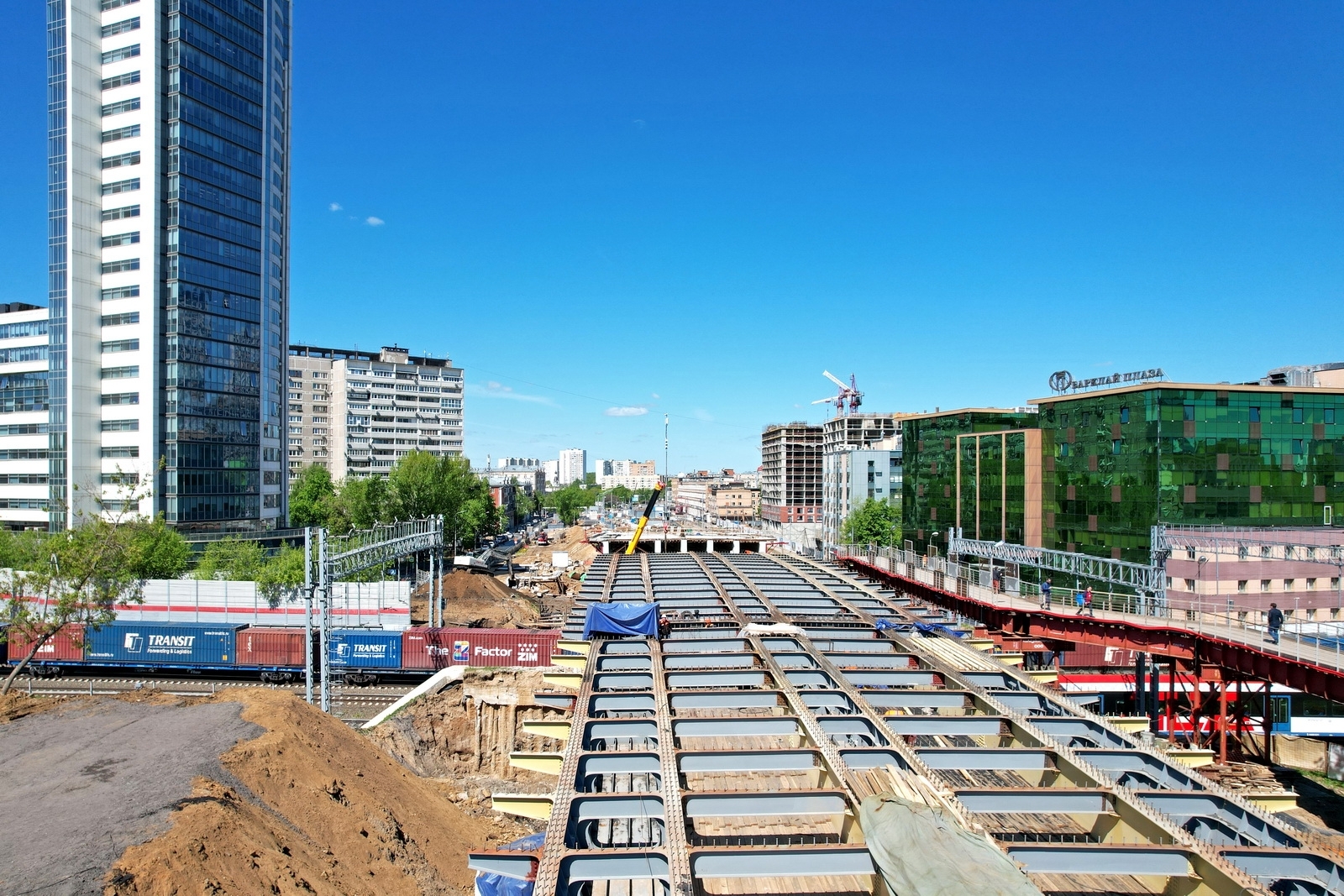 Путепровод через железнодорожные пути МЦД-1 на ул. Барклая готов на 70% —  Комплекс градостроительной политики и строительства города Москвы