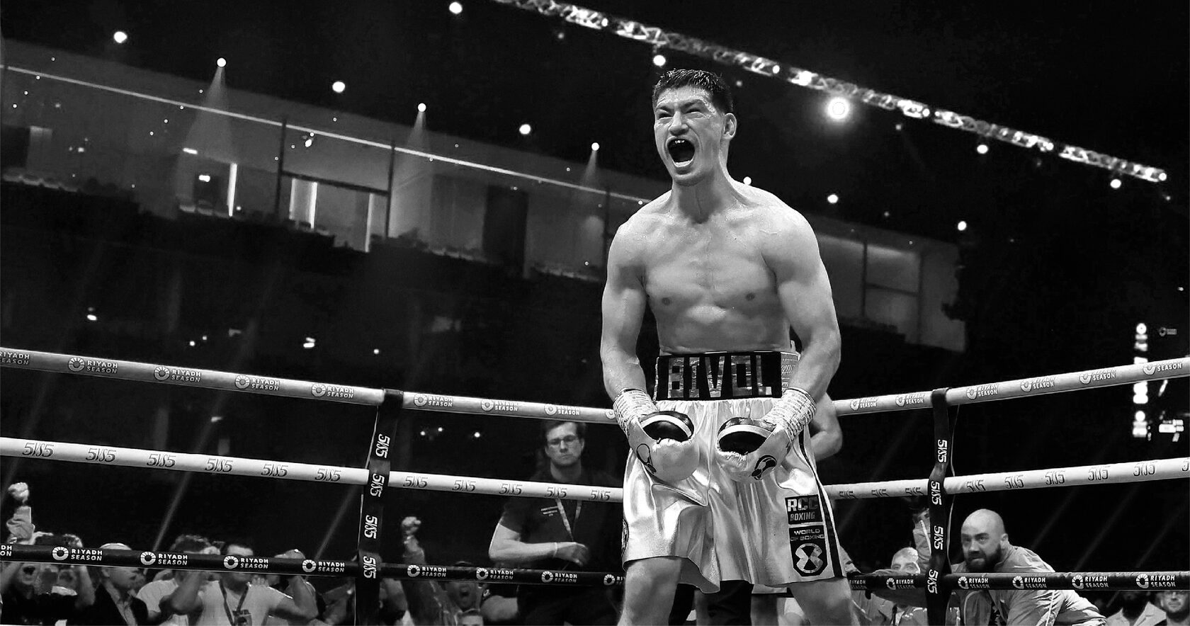 бивол дмитрий, боксер, российский боксер, лучший боксер, боксер года