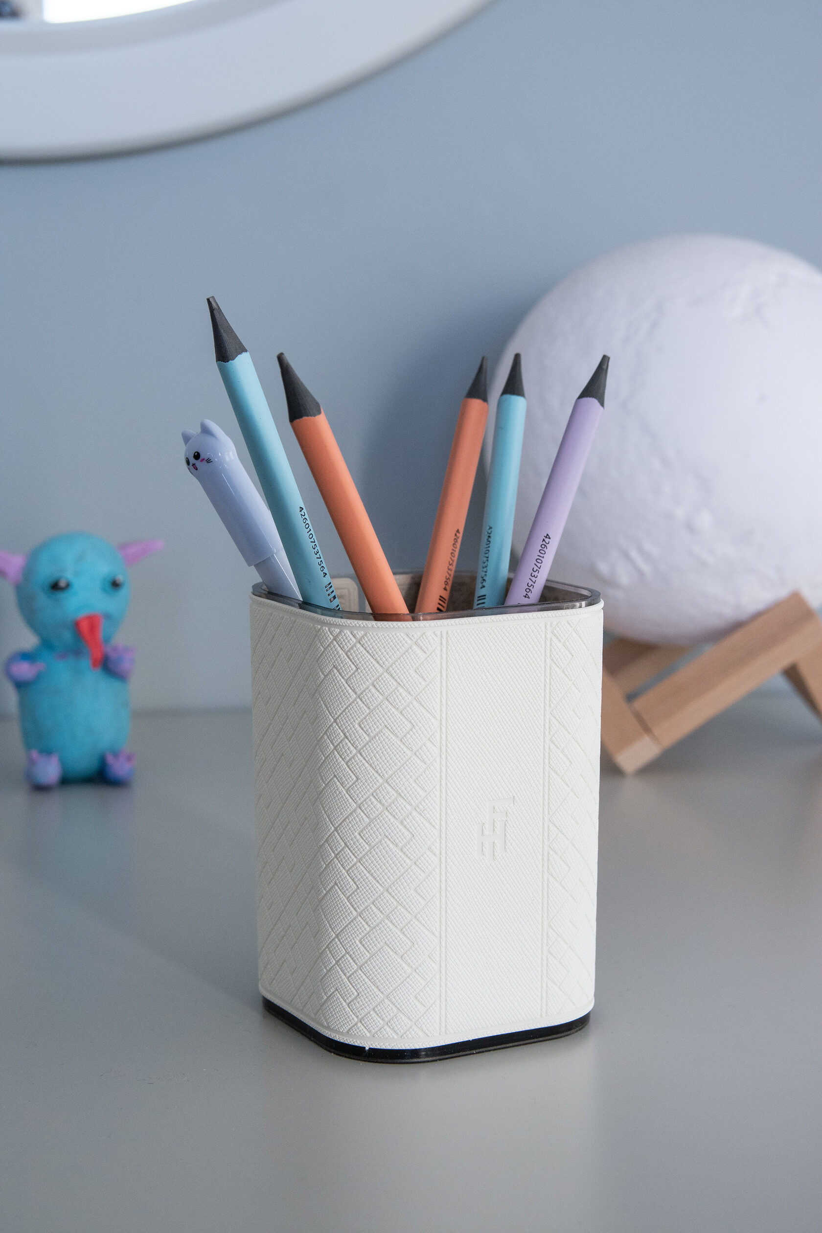 Держатель для карандаша. Полка для кистей. Wooden Pencil. Pen Holder Square Full HD.