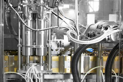 Filling liquid products into gable top beverage cartons with TF-RPP ...