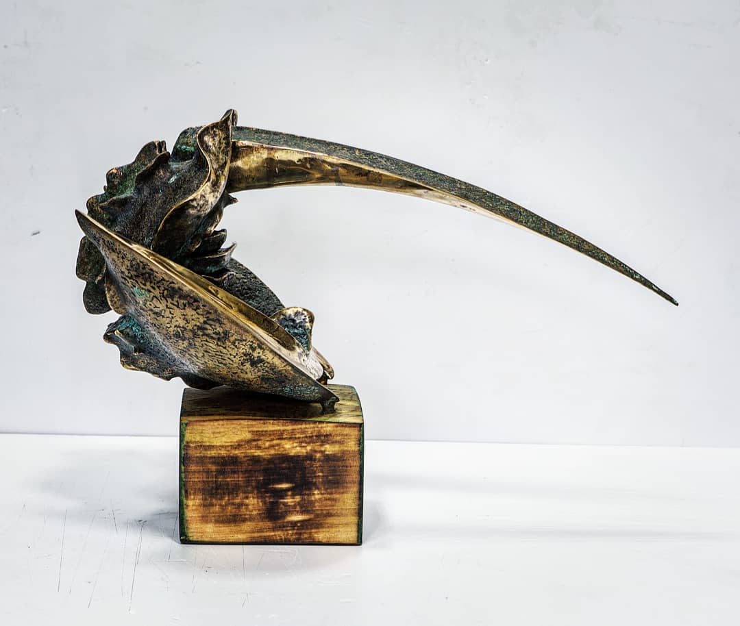 Мечехвост скульптура Леонида Погребного, патинированная бронза