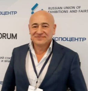 Юрий Колесов
