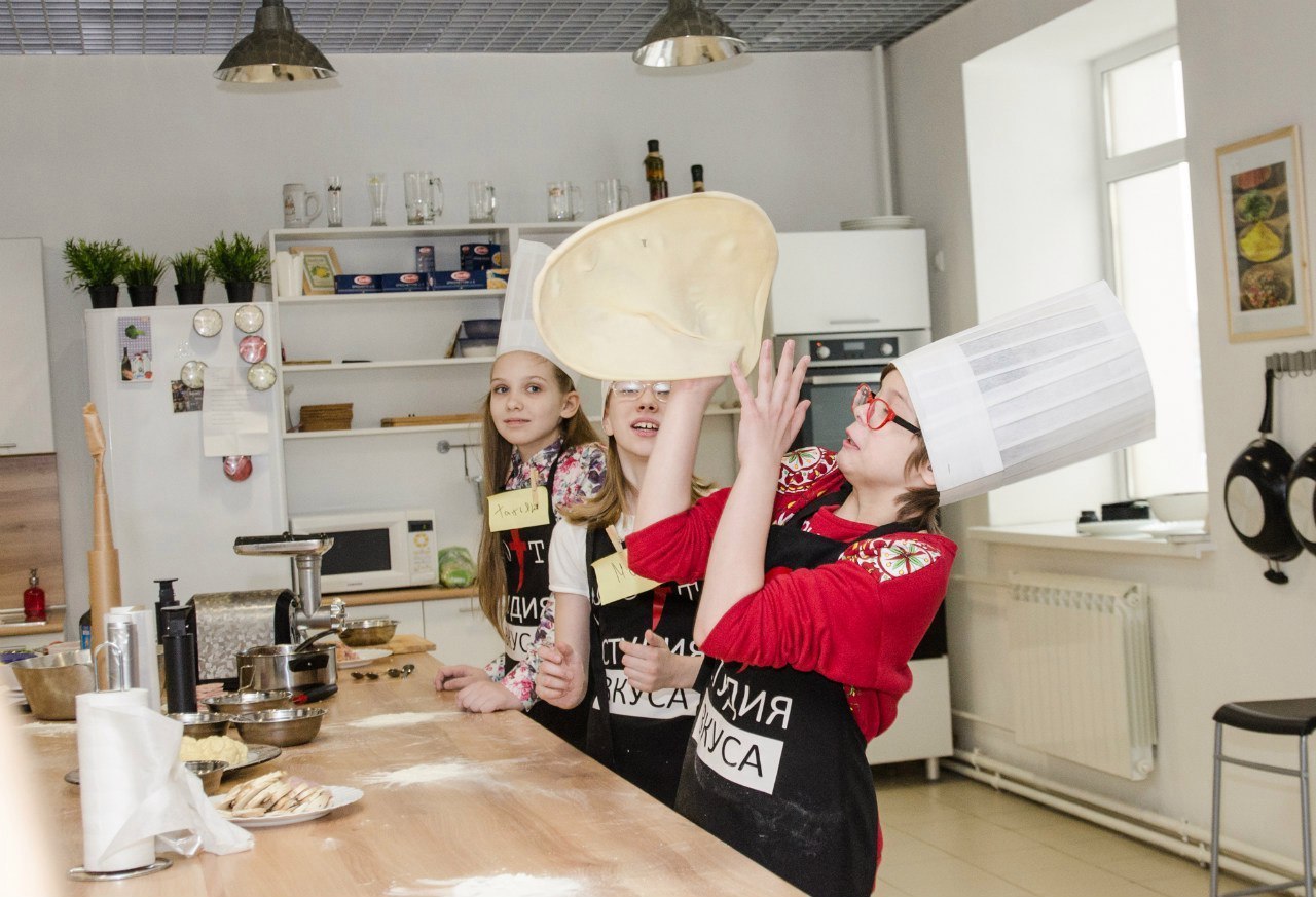 Пицца детский кулинарный мастер-класс для детей Томск праздник день рождения выпускной школьники малыши подростки готовят Студия вкуса &quot;Лофт&quot;