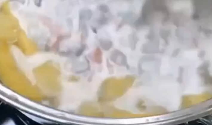 Приготовление супа-пюре из шампиньонов со сливками: шаг 6