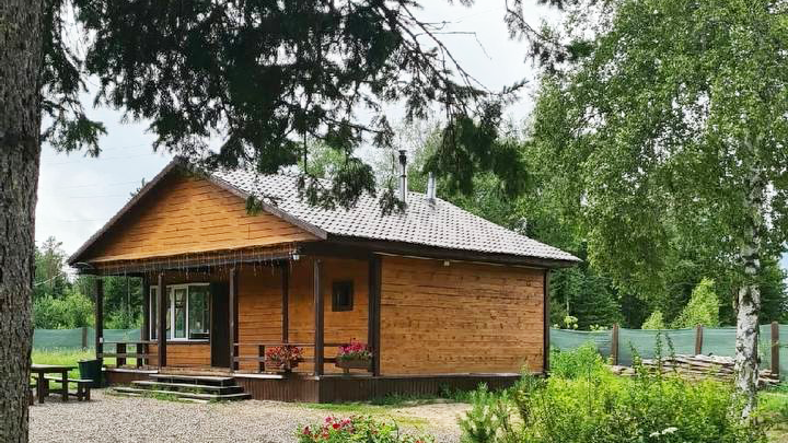 фото нанесения макияжа на лицо девушки 