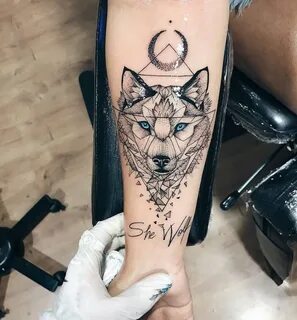 Значение татуировки волчица для девушки