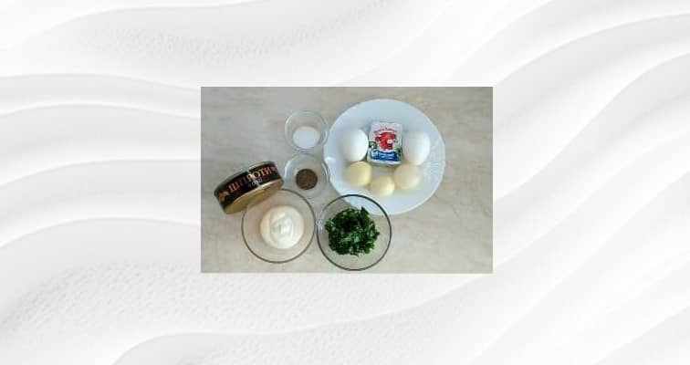 Приготовление паштета из шпрот с яйцом и плавленным сыром: шаг 1