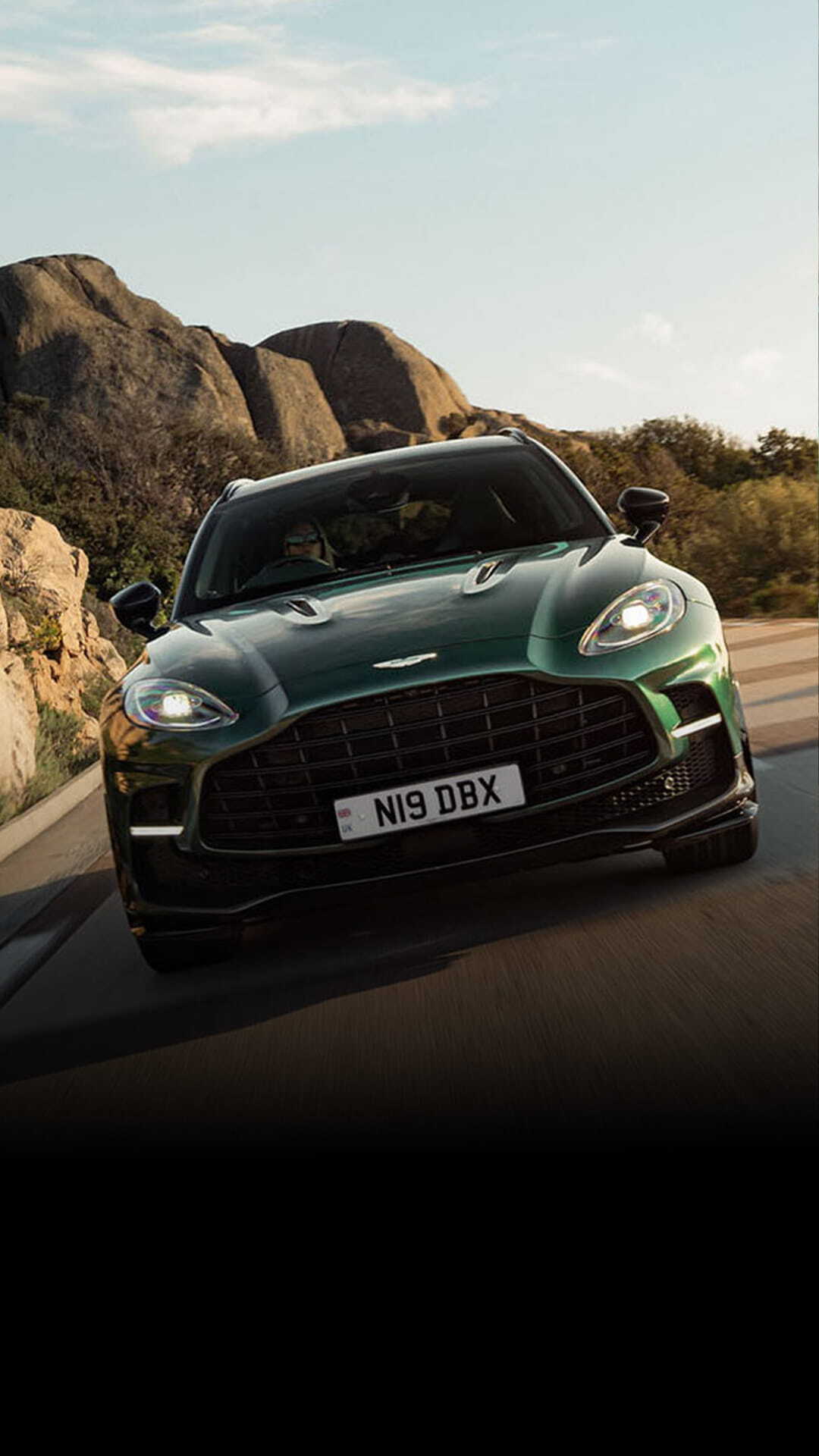 Aston Martin DBX707