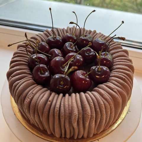 Торт Шарлотта Нуар с вишнями ученицы Алисы Курамшиной