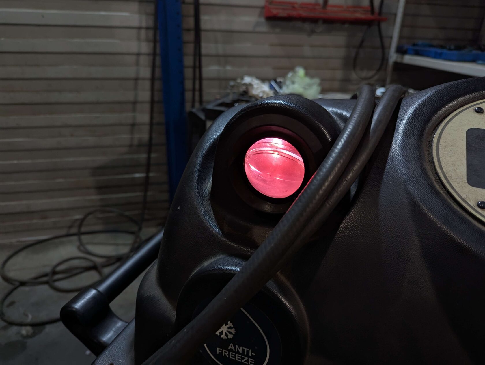 Аппаратная замена антифриза Mazda CX5 завершена