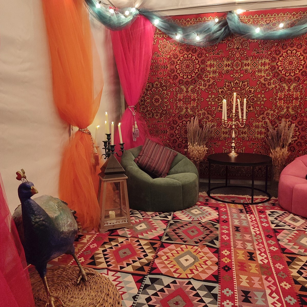 восток оформление павлин