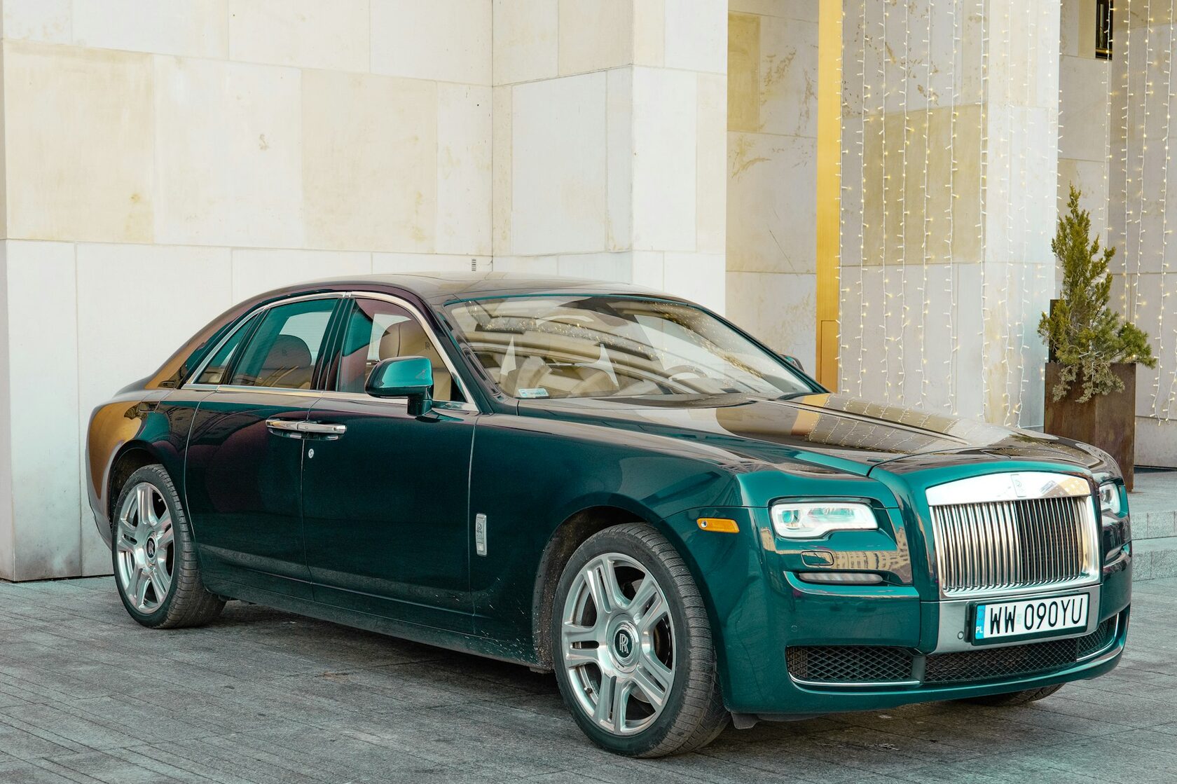 Luxury chauffeur transfer