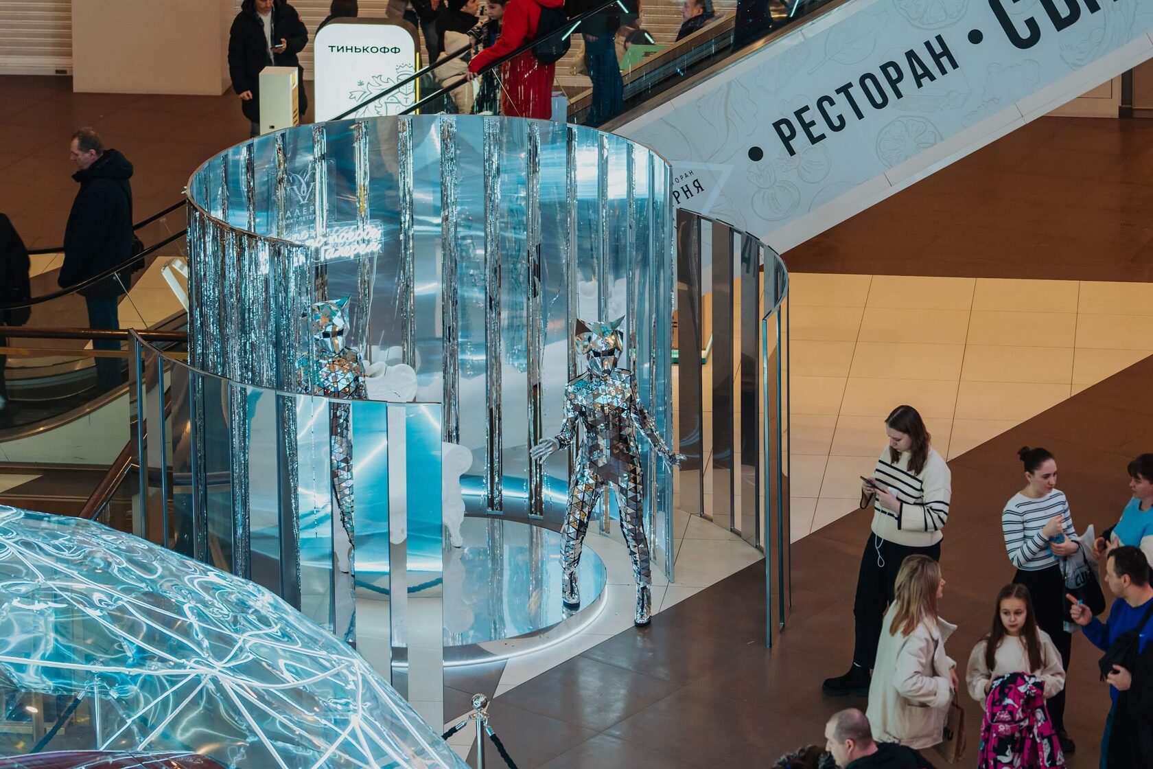 Галерея 8 марта