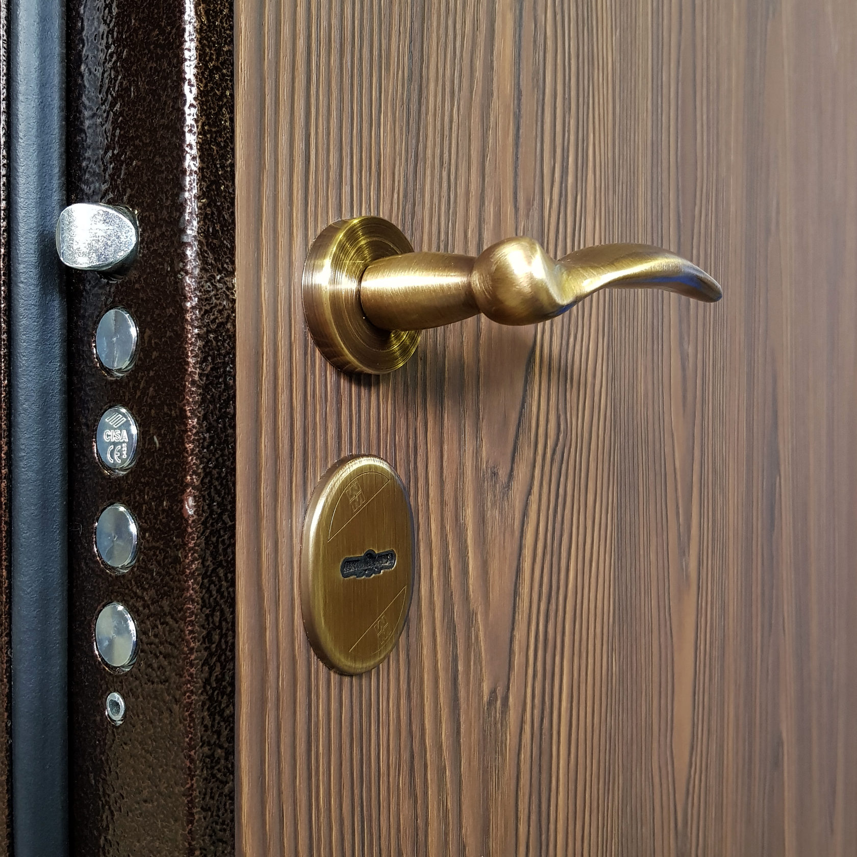 "Антивандальный" пластик