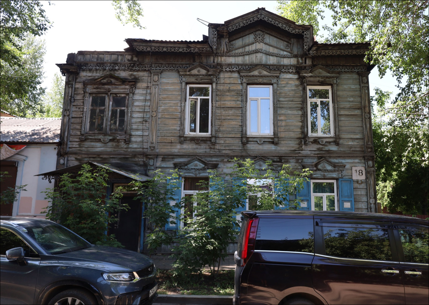 Грязнова, 18: до обновления фасада