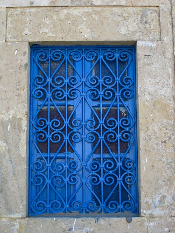 Решетка на окно цвет синий