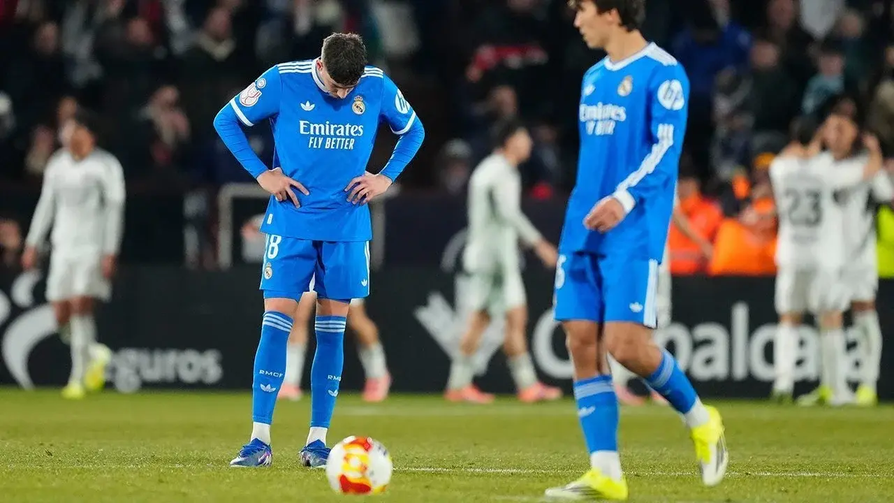 Real Madrid players looking dejected and disappointed on the pitch during the match against Albacete