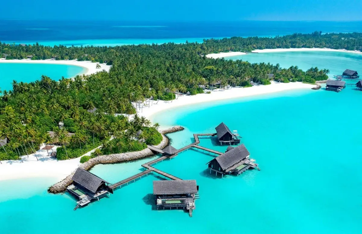 One and Only Reethi Rah — большой остров и пляжи