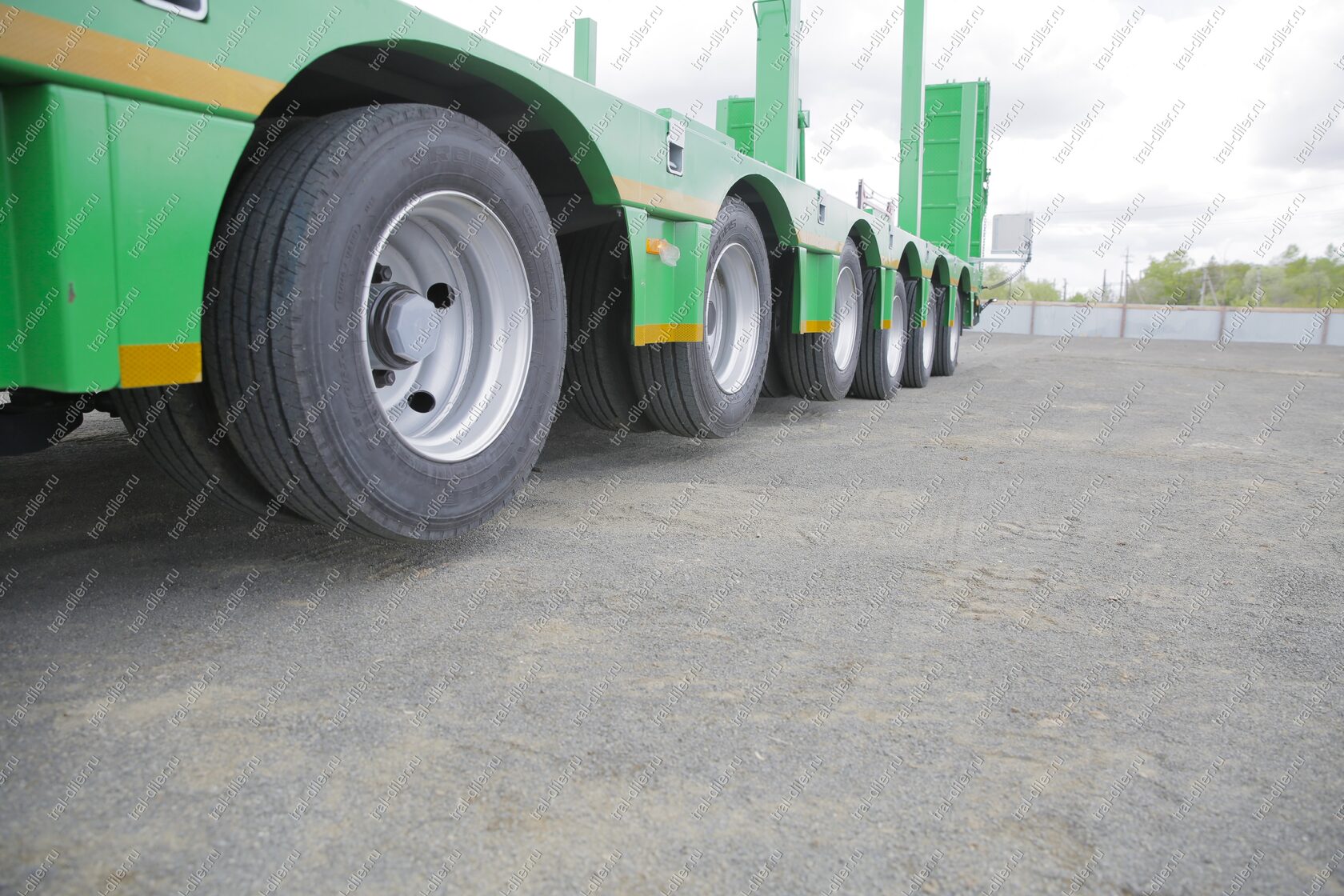 Оси на низкорамном раздвижном (телескопическом) трале CIMC (AMUR) LYR9906TDPL