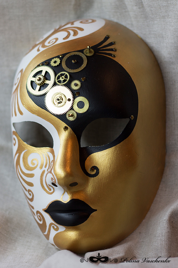 Красиво раскрасить маску. Венецианская маска Вольто. Маска Вольто Венеция. Маска Вольто карнавал. Золотая венецианская маска.