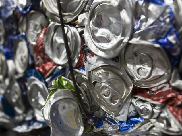прием алюминиевых банок. прием алюминиевых банок. сбор алюминиевых банок. алюминиевые банки. алюминиевые банки вторсырьё.