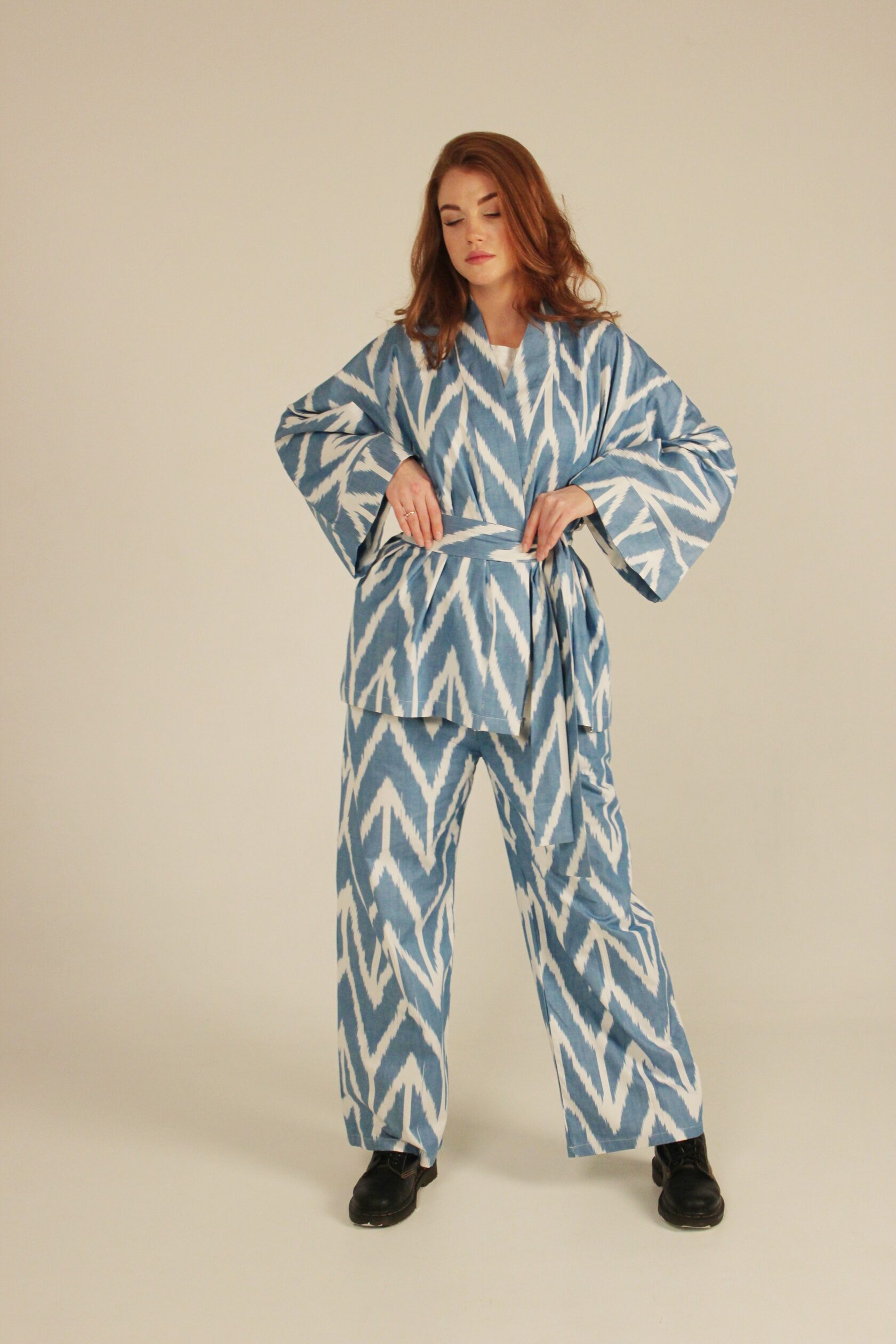 Халат, кимоно, костюм женский. Купить в магазине navigatore. На сайте, озон (ozon), маркете. В москве, спб, по всей россии. Красивый, модный, пляжный, удобный, домашний (home), турецкий, узбесккий, премиум, натуральный, восточный, синий.