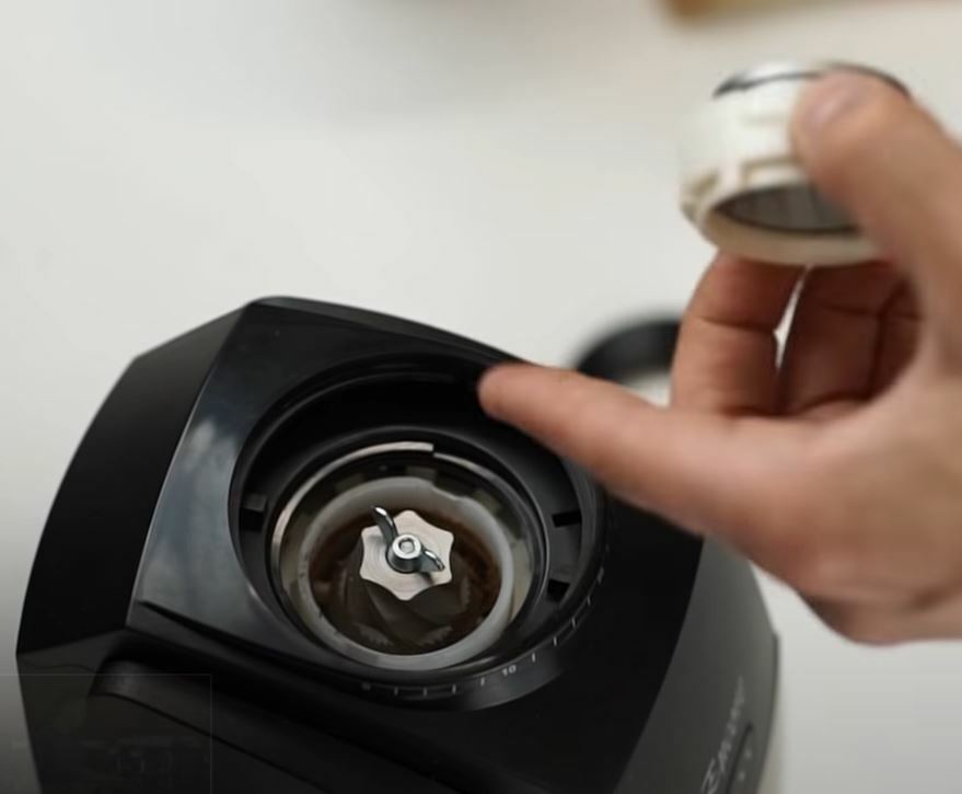 How to Clean Espresso Machine and Coffee Grinder