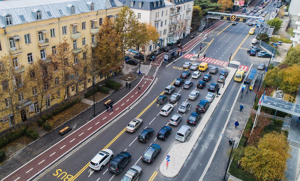 Dedicated Bus Lane and modern transport infrastructure in the Saburtalo district of Tbilisi.